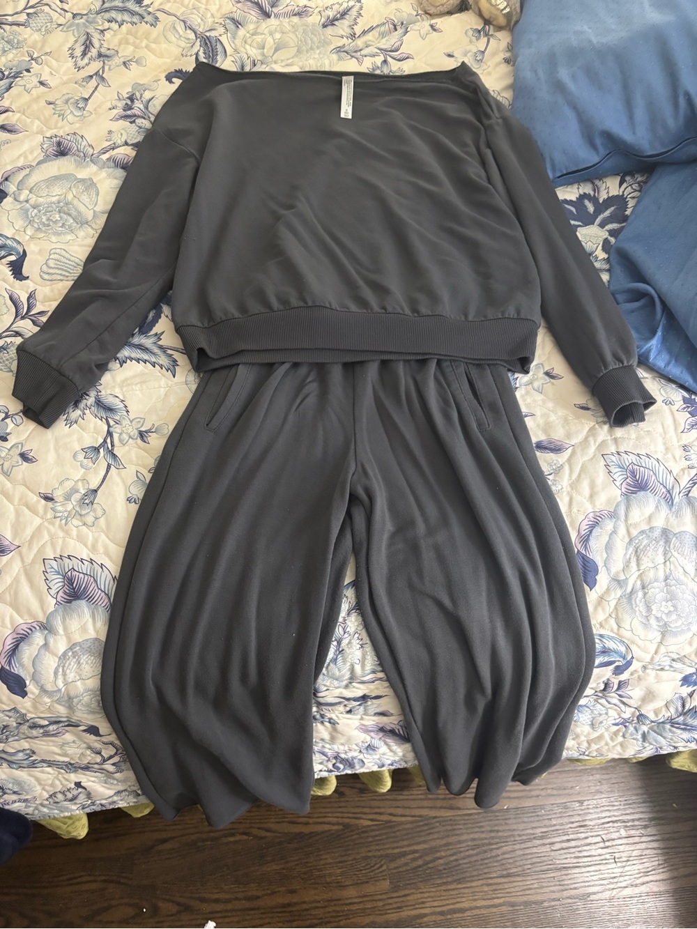Relaxed Wide-Leg Women’s Jumpsuit - Charcoal